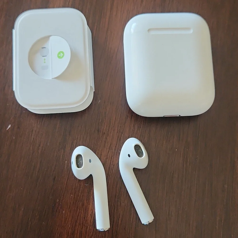 Apple Airpods 1st Gen 2016 Model A1602